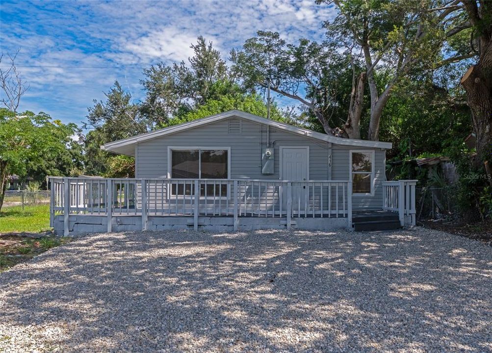 For Sale: $199,000 (3 beds, 1 baths, 890 Square Feet)