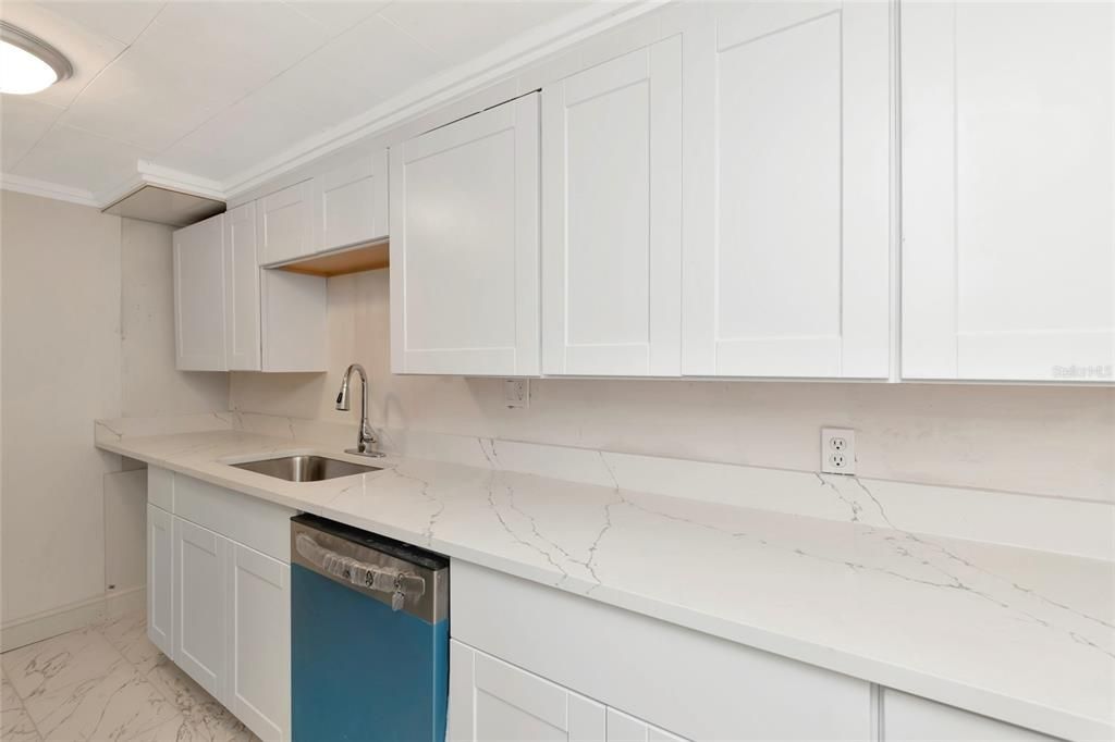 For Sale: $199,000 (3 beds, 1 baths, 890 Square Feet)