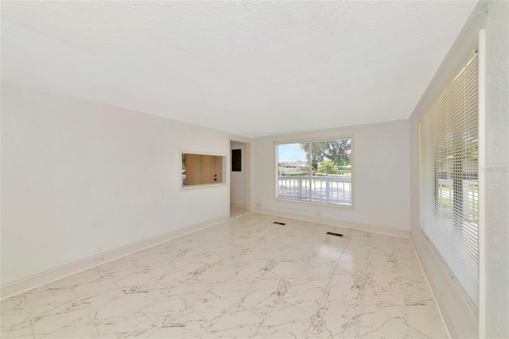 For Sale: $199,000 (3 beds, 1 baths, 890 Square Feet)