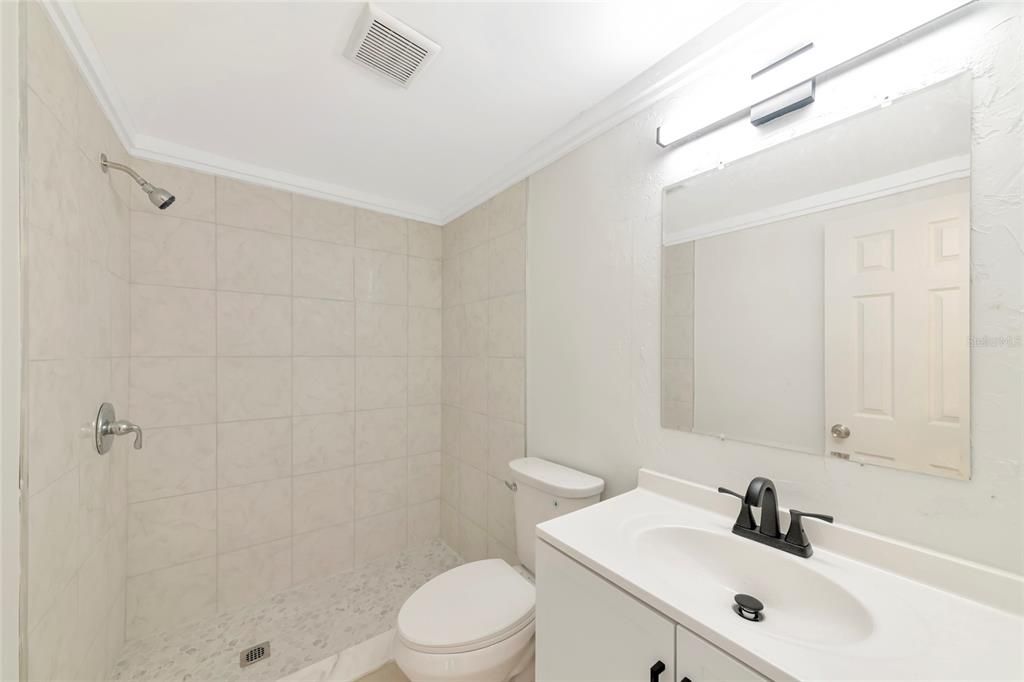 For Sale: $199,000 (3 beds, 1 baths, 890 Square Feet)