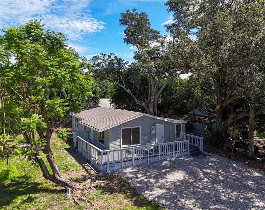 For Sale: $199,000 (3 beds, 1 baths, 890 Square Feet)