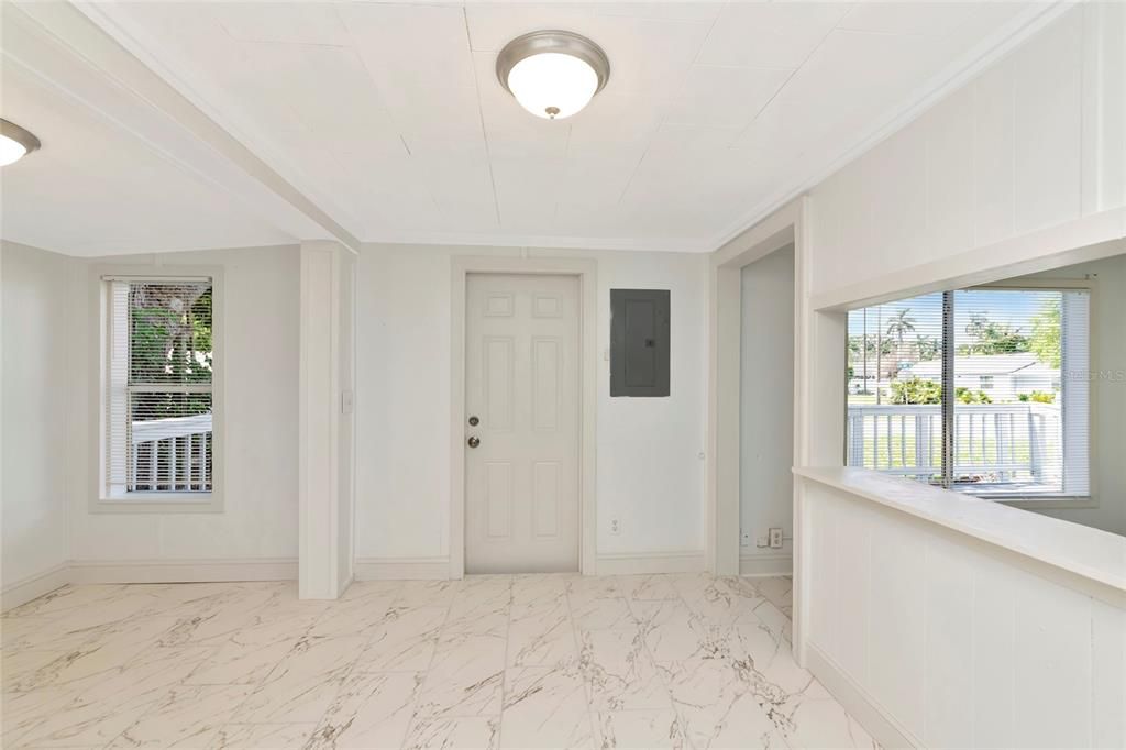 For Sale: $199,000 (3 beds, 1 baths, 890 Square Feet)