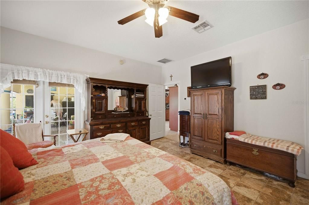En Venta: $495,000 (4 camas, 3 baños, 2913 Pies cuadrados)