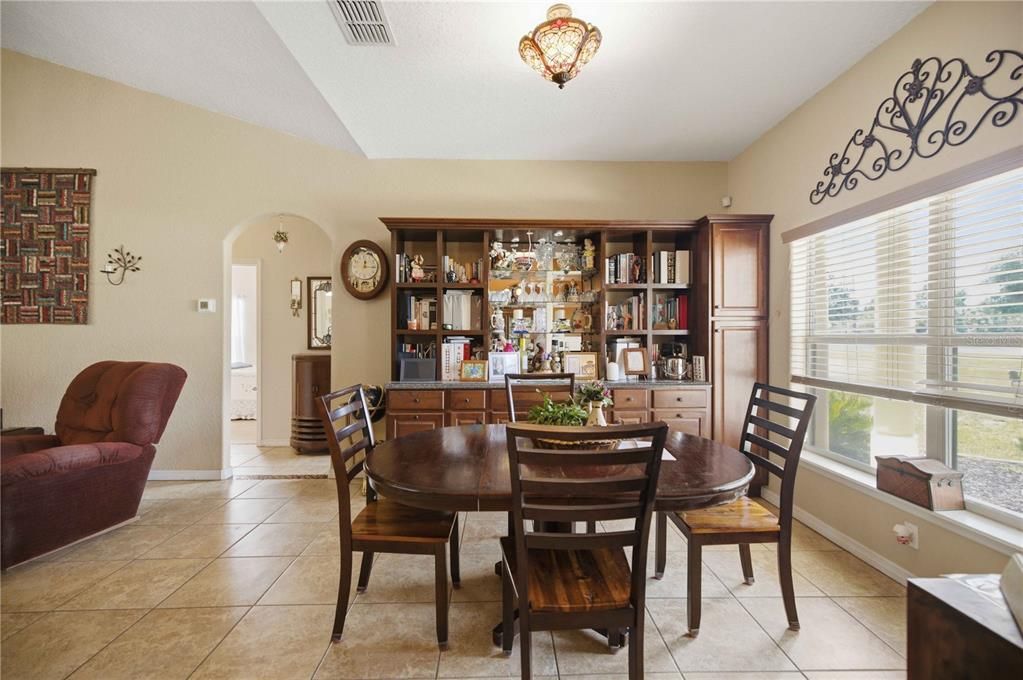 En Venta: $495,000 (4 camas, 3 baños, 2913 Pies cuadrados)