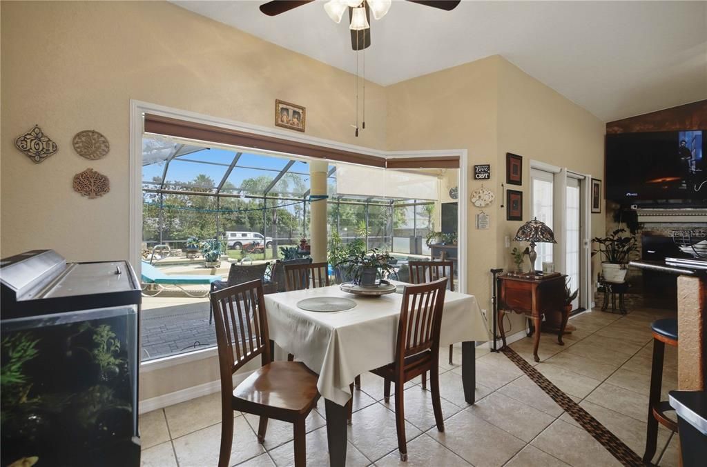En Venta: $495,000 (4 camas, 3 baños, 2913 Pies cuadrados)