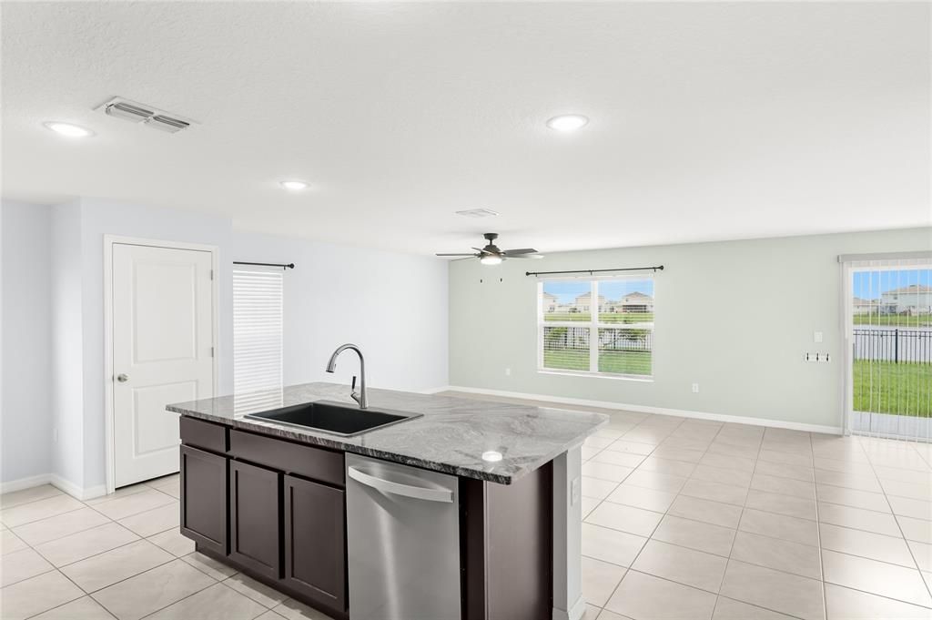 For Sale: $370,000 (4 beds, 2 baths, 2308 Square Feet)