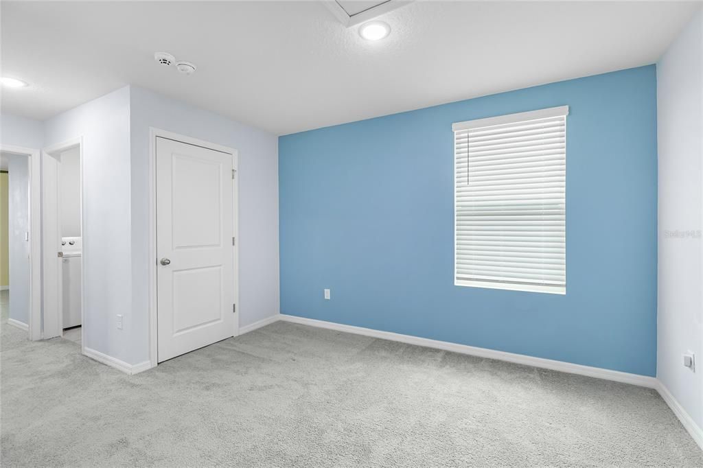 For Sale: $370,000 (4 beds, 2 baths, 2308 Square Feet)