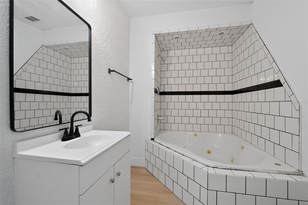 На продажу: $324,900 (4 спален, 3 ванн, 2307 Квадратных фут)