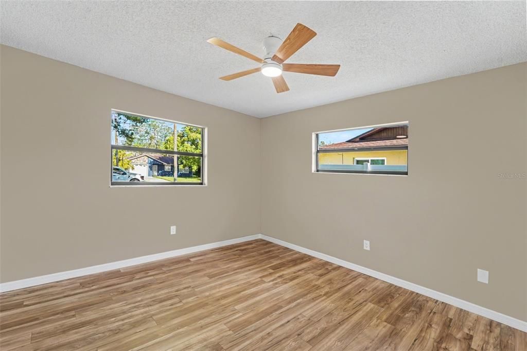 For Sale: $349,900 (3 beds, 2 baths, 1756 Square Feet)