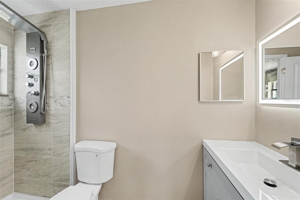 For Sale: $349,900 (3 beds, 2 baths, 1756 Square Feet)