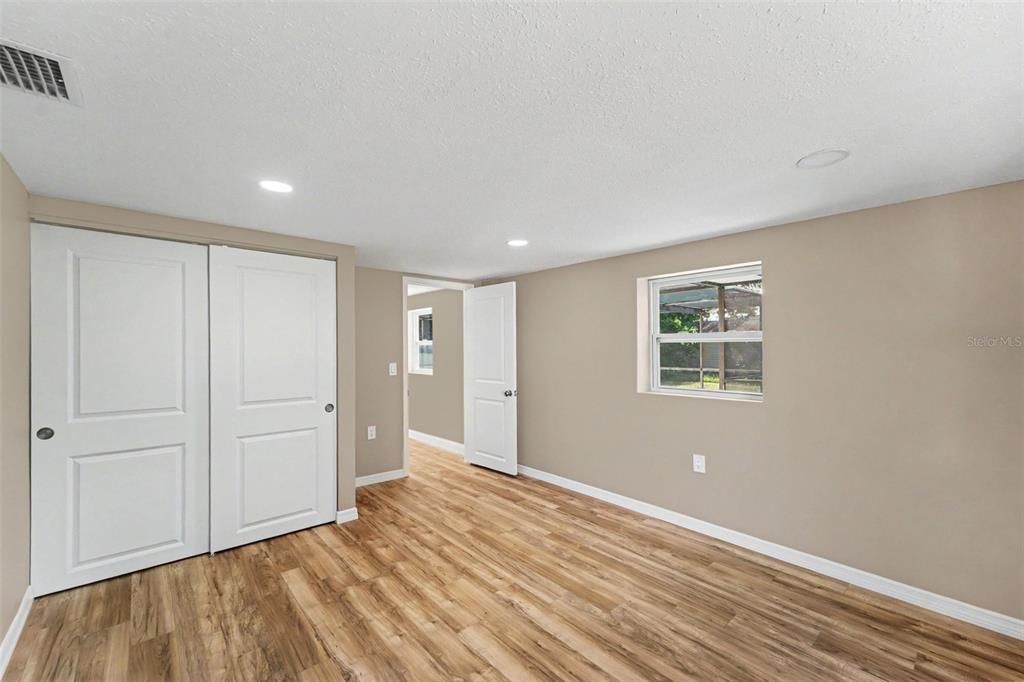 For Sale: $349,900 (3 beds, 2 baths, 1756 Square Feet)