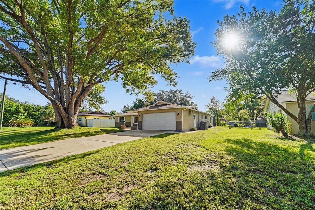 For Sale: $349,900 (3 beds, 2 baths, 1756 Square Feet)
