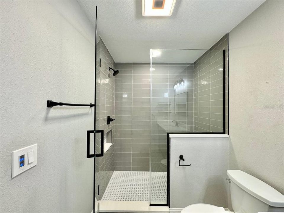 For Rent: $2,400 (3 beds, 2 baths, 1337 Square Feet)