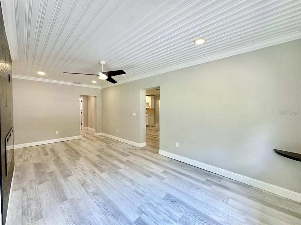 For Rent: $2,400 (3 beds, 2 baths, 1337 Square Feet)