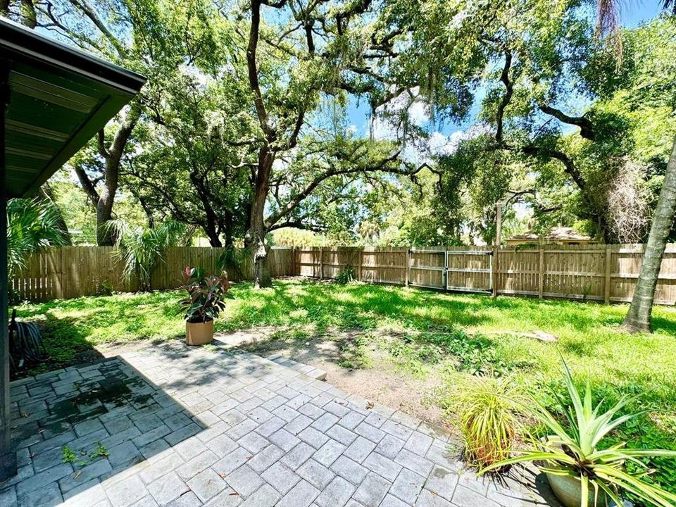 For Rent: $2,400 (3 beds, 2 baths, 1337 Square Feet)