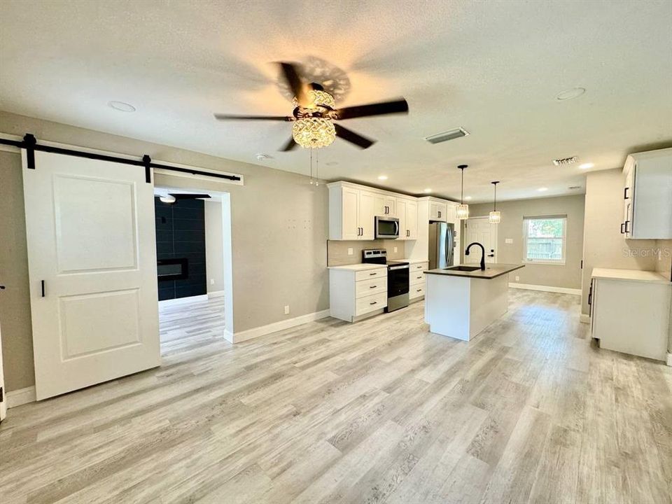 For Rent: $2,400 (3 beds, 2 baths, 1337 Square Feet)