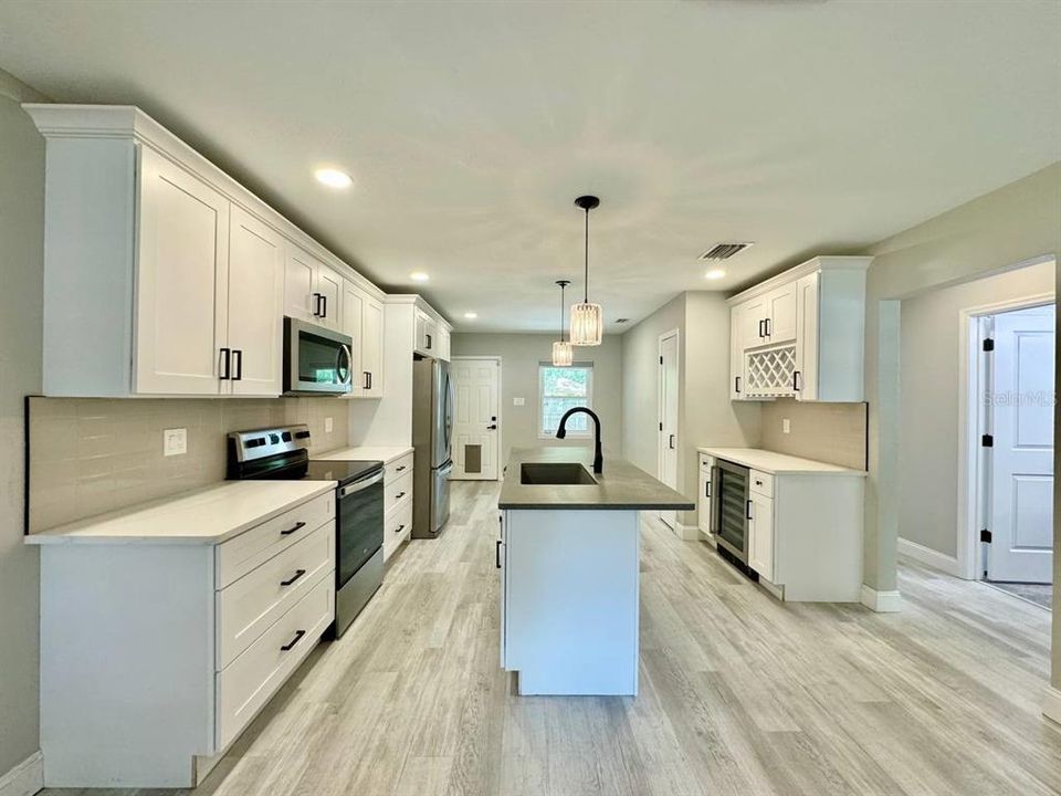 For Rent: $2,400 (3 beds, 2 baths, 1337 Square Feet)