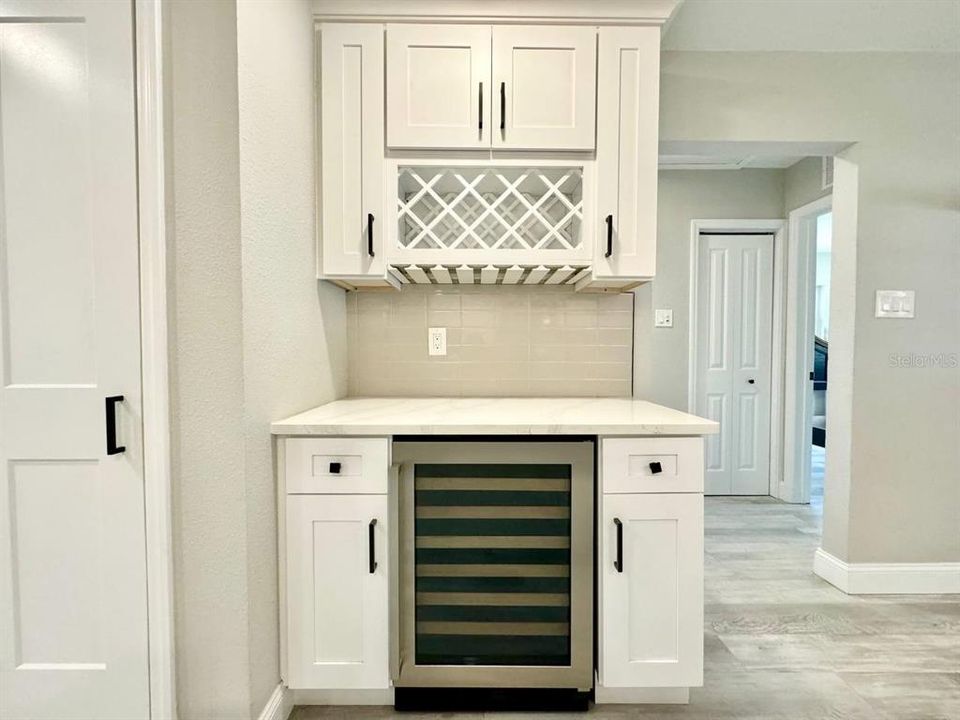 For Rent: $2,400 (3 beds, 2 baths, 1337 Square Feet)