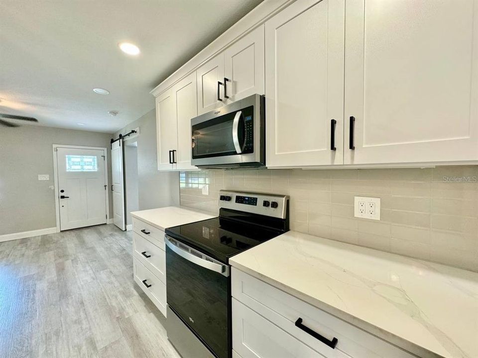 For Rent: $2,400 (3 beds, 2 baths, 1337 Square Feet)