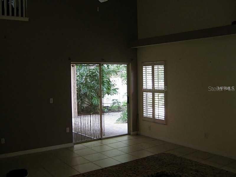 For Rent: $2,870 (4 beds, 2 baths, 2387 Square Feet)