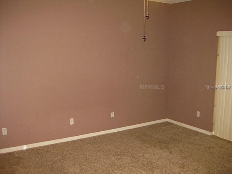 For Rent: $2,870 (4 beds, 2 baths, 2387 Square Feet)