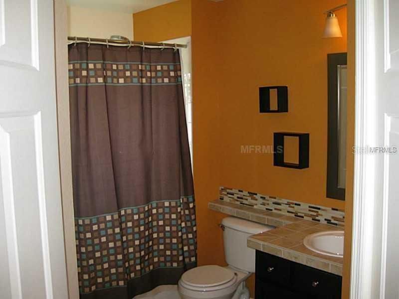 For Rent: $2,870 (4 beds, 2 baths, 2387 Square Feet)