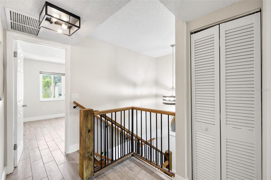For Sale: $189,000 (3 beds, 3 baths, 1408 Square Feet)