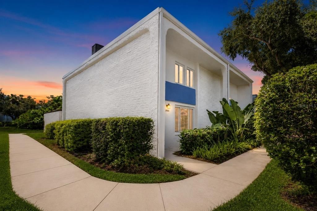 For Sale: $189,000 (3 beds, 3 baths, 1408 Square Feet)