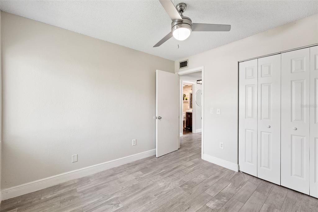 For Sale: $189,000 (3 beds, 3 baths, 1408 Square Feet)