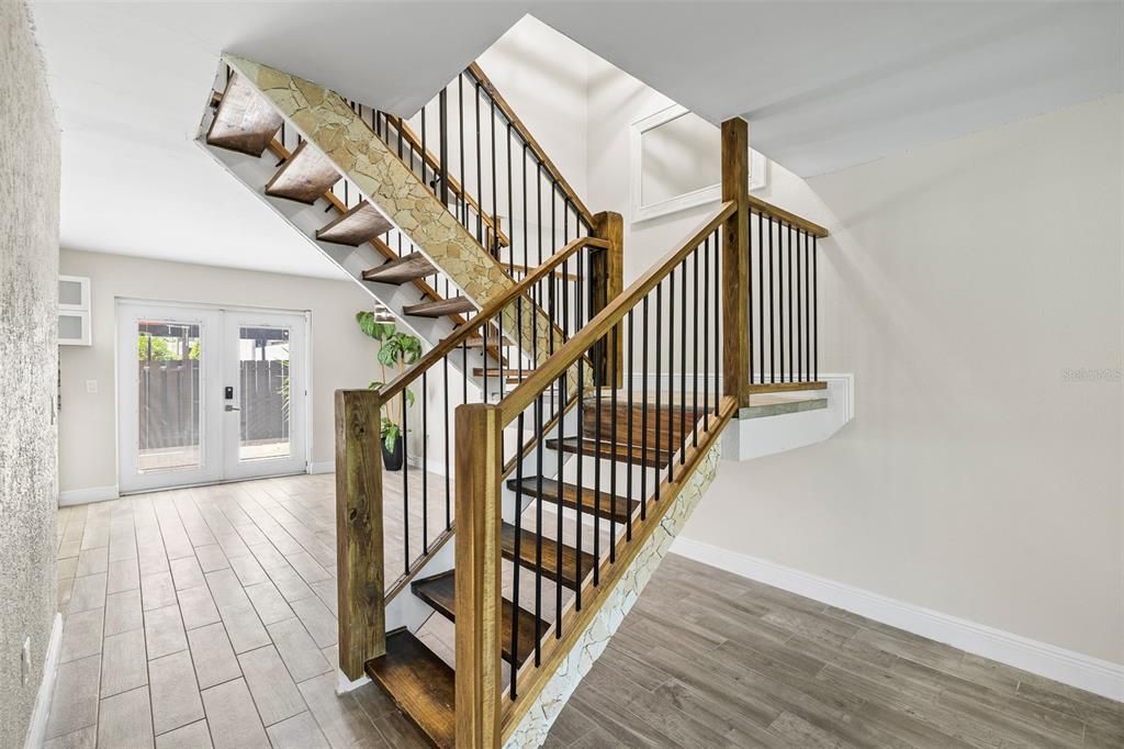 For Sale: $189,000 (3 beds, 3 baths, 1408 Square Feet)
