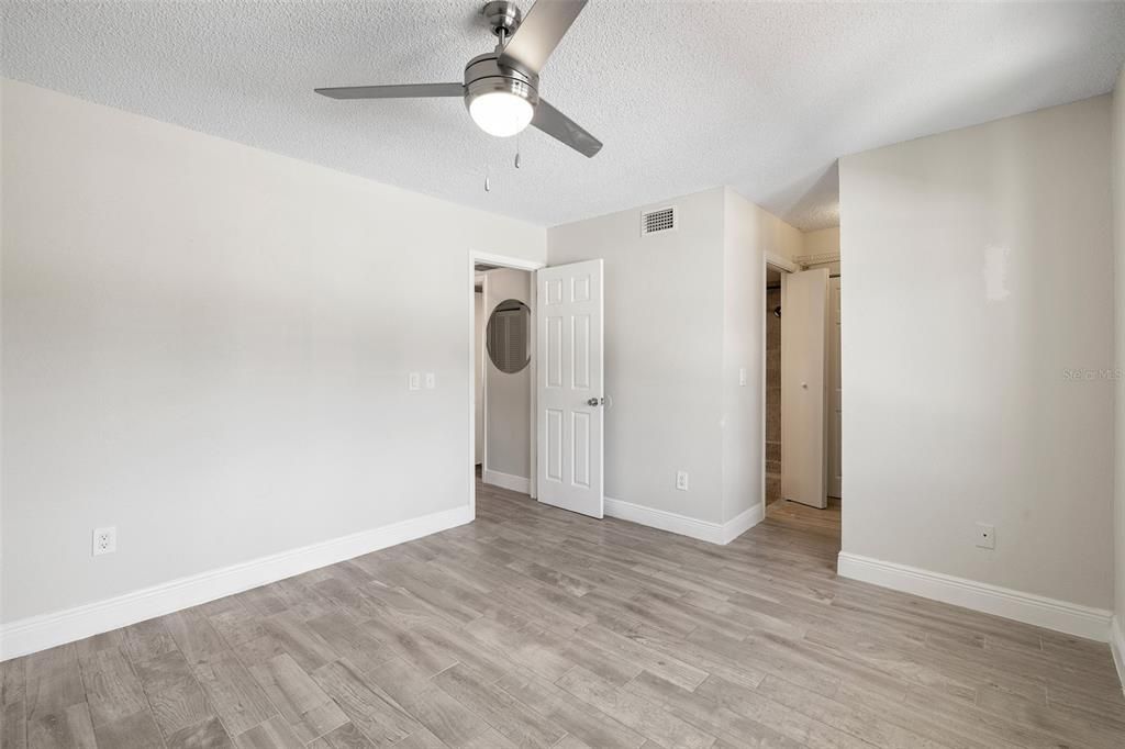 For Sale: $189,000 (3 beds, 3 baths, 1408 Square Feet)