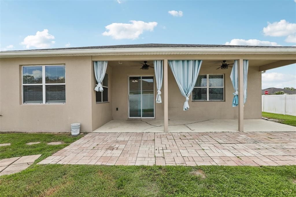 En Venta: $340,000 (3 camas, 2 baños, 2024 Pies cuadrados)