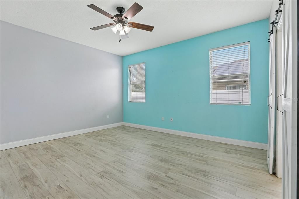 En Venta: $340,000 (3 camas, 2 baños, 2024 Pies cuadrados)