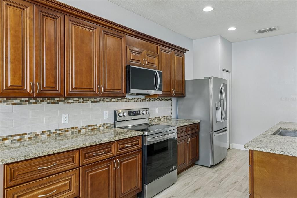 En Venta: $340,000 (3 camas, 2 baños, 2024 Pies cuadrados)