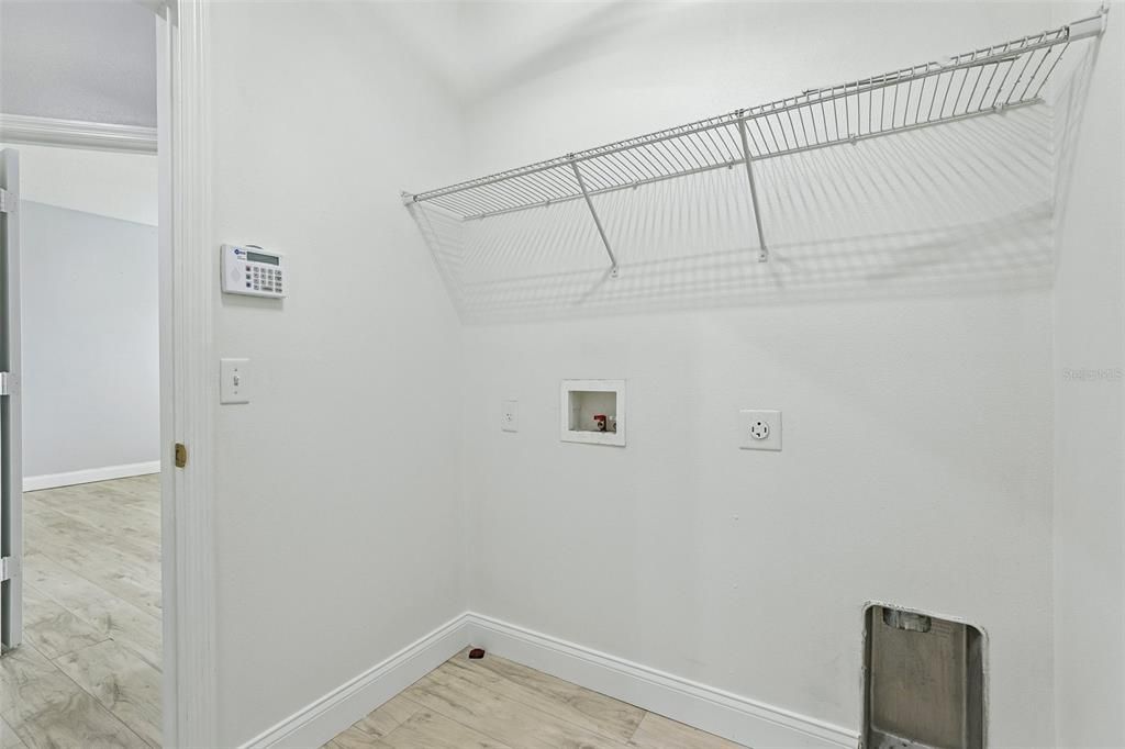 En Venta: $340,000 (3 camas, 2 baños, 2024 Pies cuadrados)