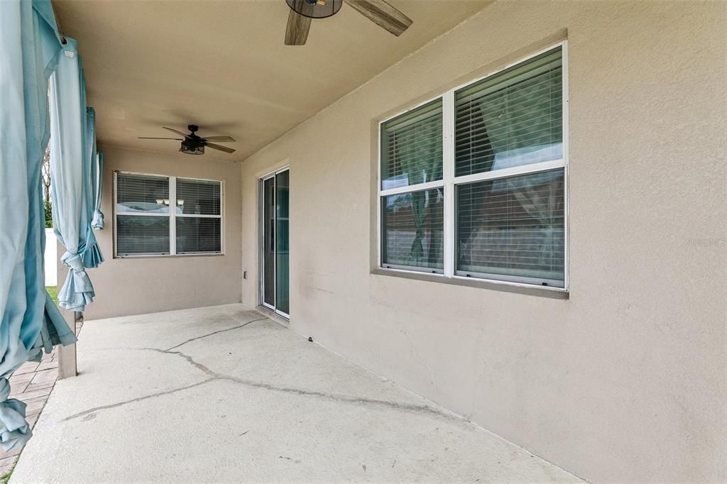 En Venta: $340,000 (3 camas, 2 baños, 2024 Pies cuadrados)