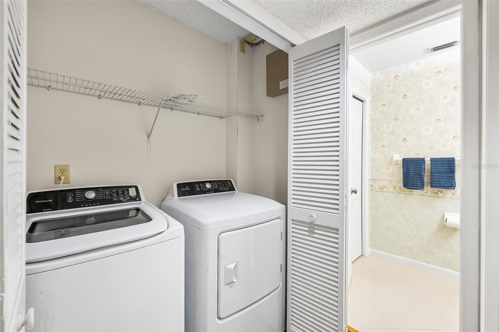 Active With Contract: $299,000 (3 beds, 2 baths, 1622 Square Feet)
