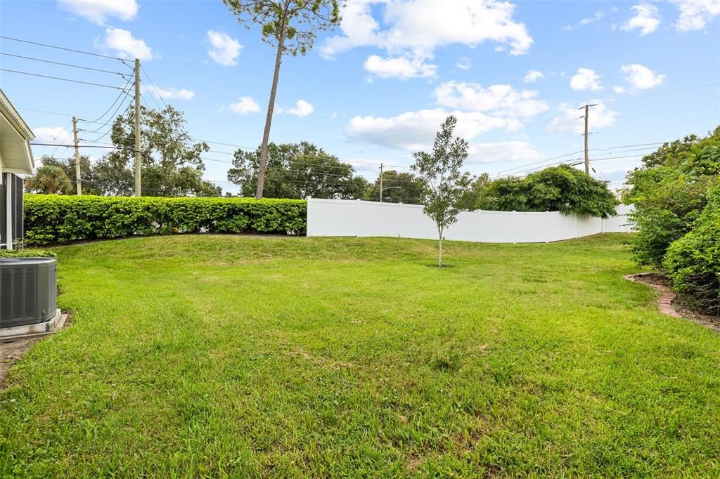 Active With Contract: $299,000 (3 beds, 2 baths, 1622 Square Feet)