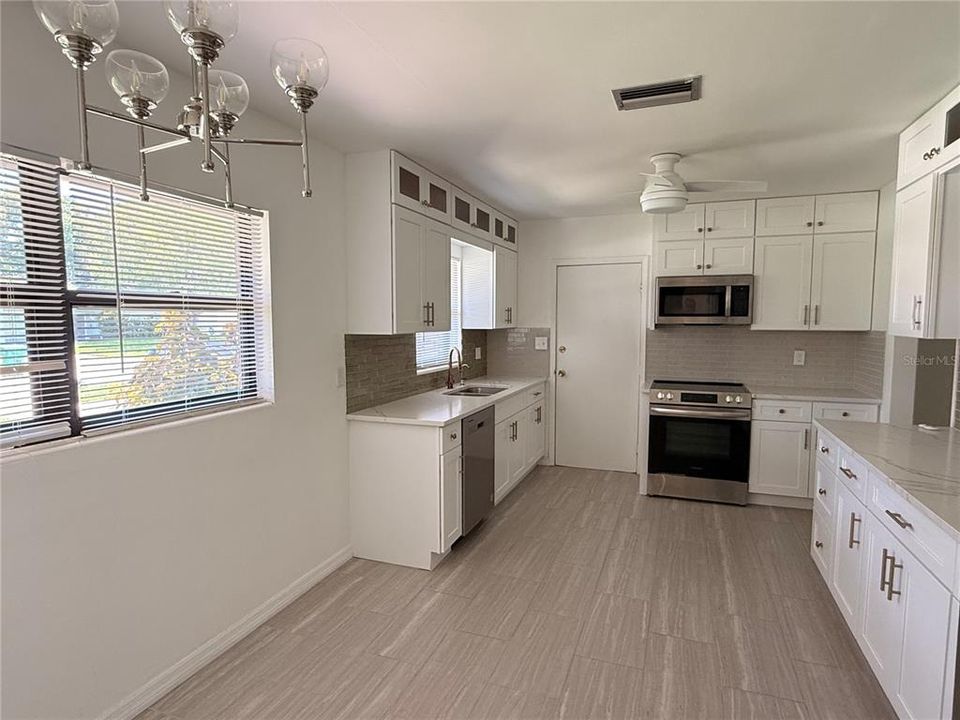 For Rent: $2,600 (2 beds, 2 baths, 1397 Square Feet)