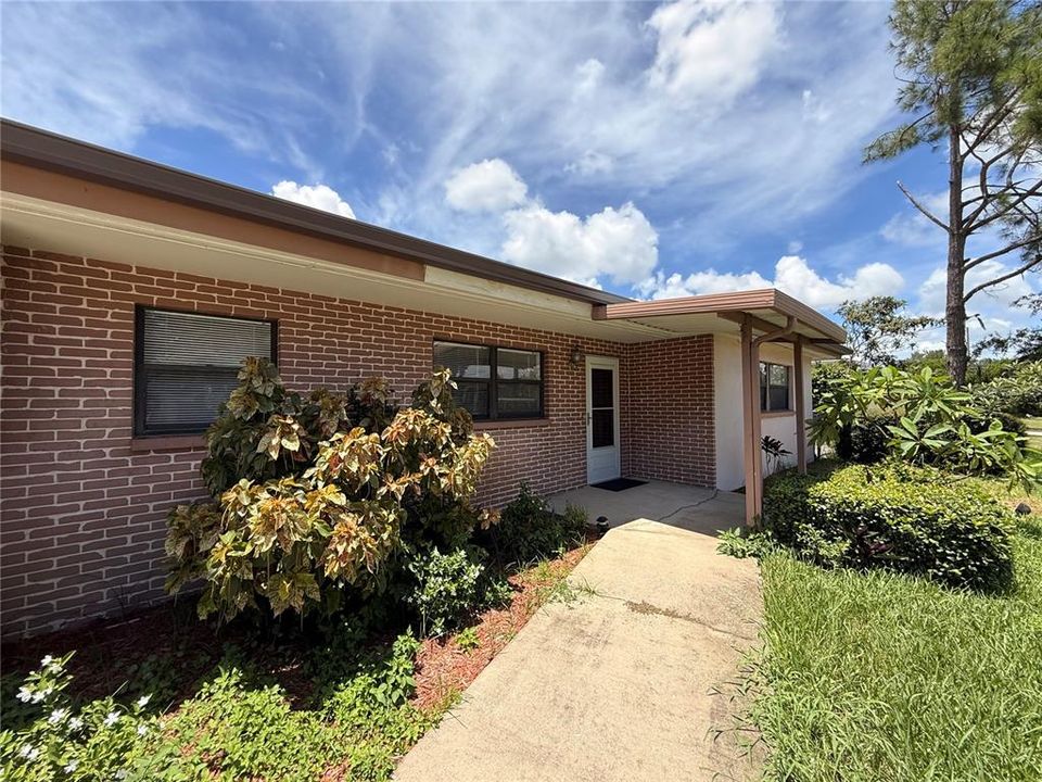 For Rent: $2,600 (2 beds, 2 baths, 1397 Square Feet)