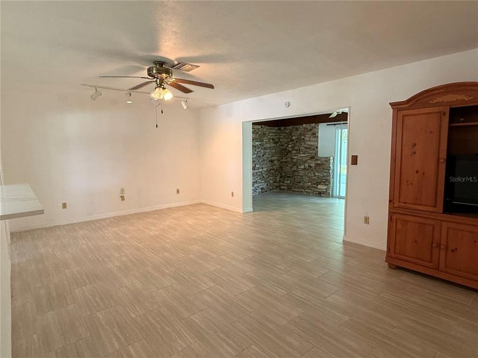 For Rent: $2,600 (2 beds, 2 baths, 1397 Square Feet)