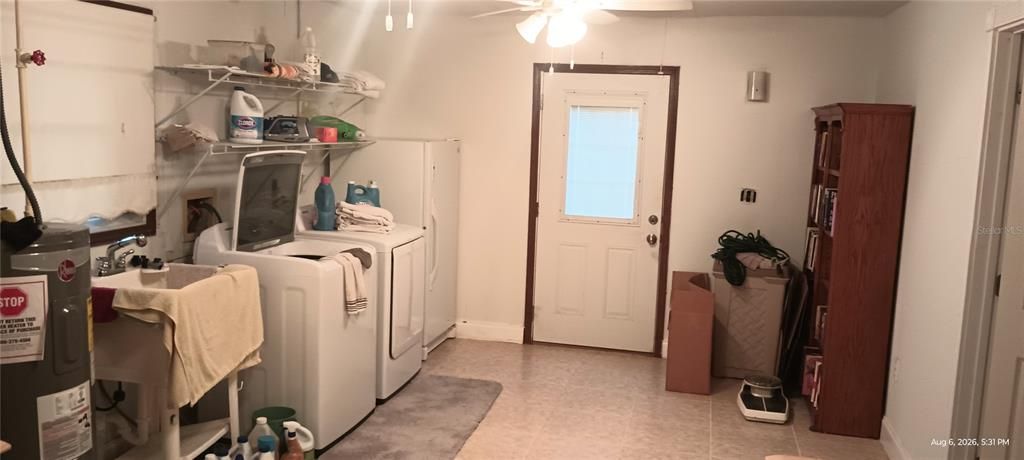 For Sale: $449,500 (3 beds, 2 baths, 1525 Square Feet)