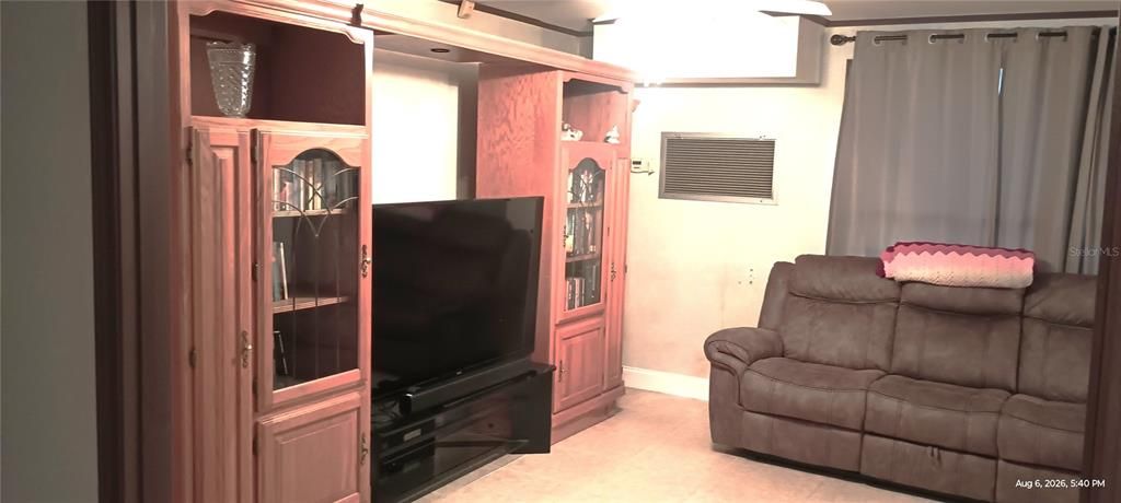 For Sale: $449,500 (3 beds, 2 baths, 1525 Square Feet)