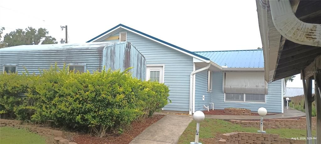 For Sale: $449,500 (3 beds, 2 baths, 1525 Square Feet)