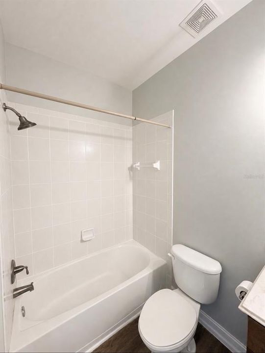 For Rent: $1,800 (1 beds, 1 baths, 765 Square Feet)