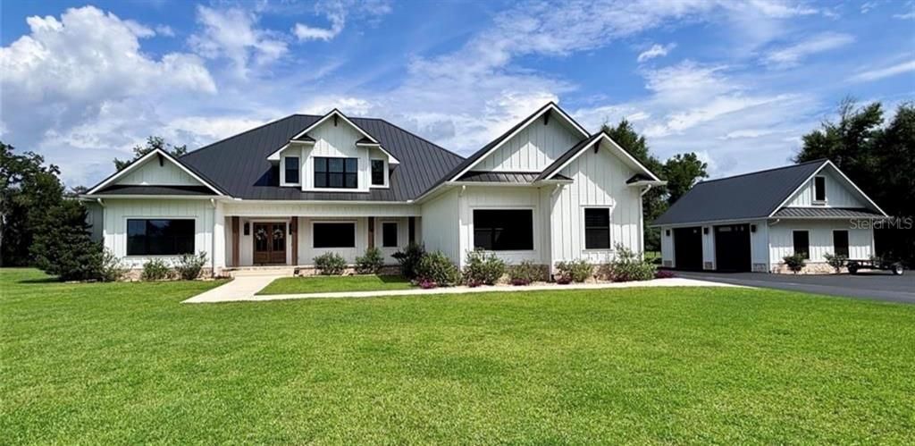 待售: $650,000 (10.71 acres)