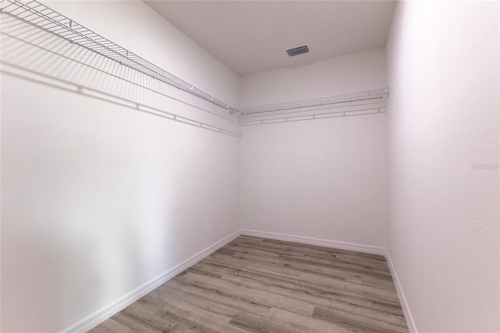 En Venta: $259,900 (3 camas, 2 baños, 1371 Pies cuadrados)