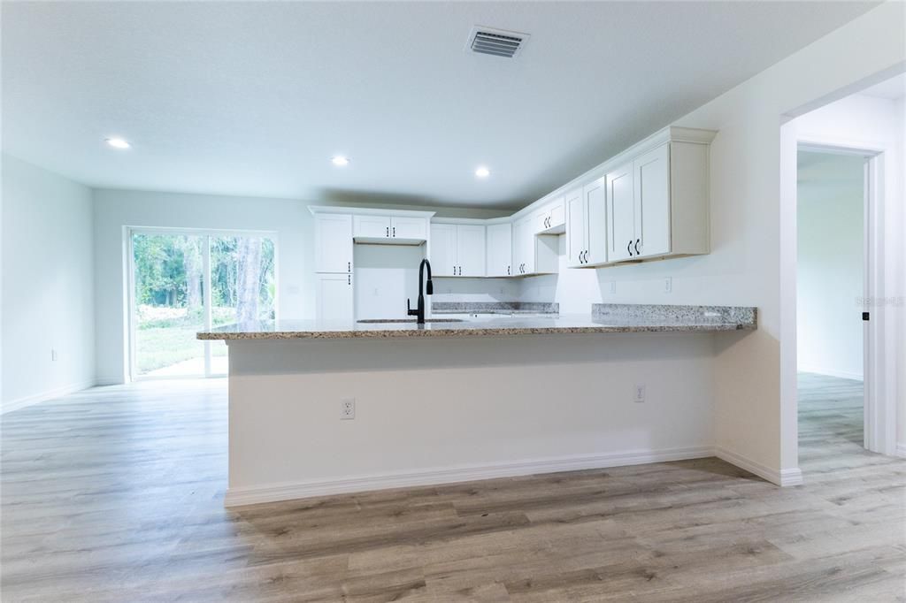 En Venta: $259,900 (3 camas, 2 baños, 1371 Pies cuadrados)