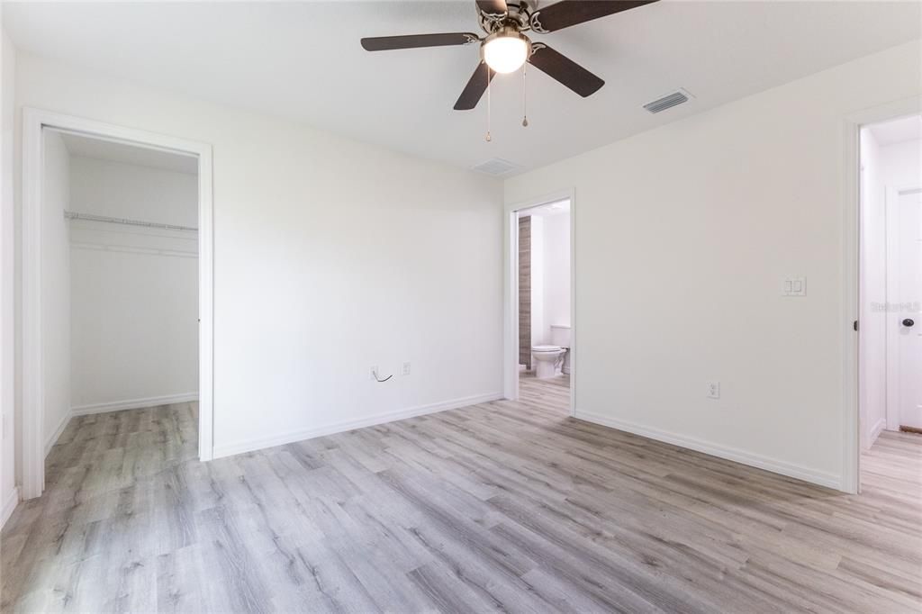 En Venta: $259,900 (3 camas, 2 baños, 1371 Pies cuadrados)