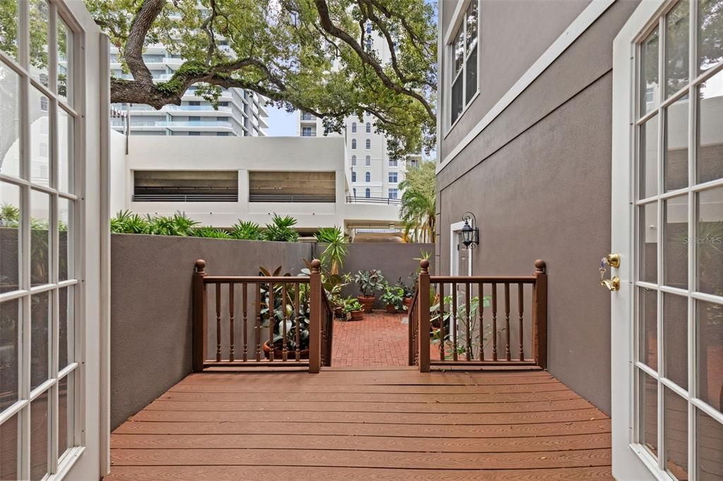 For Sale: $799,000 (3 beds, 2 baths, 2400 Square Feet)